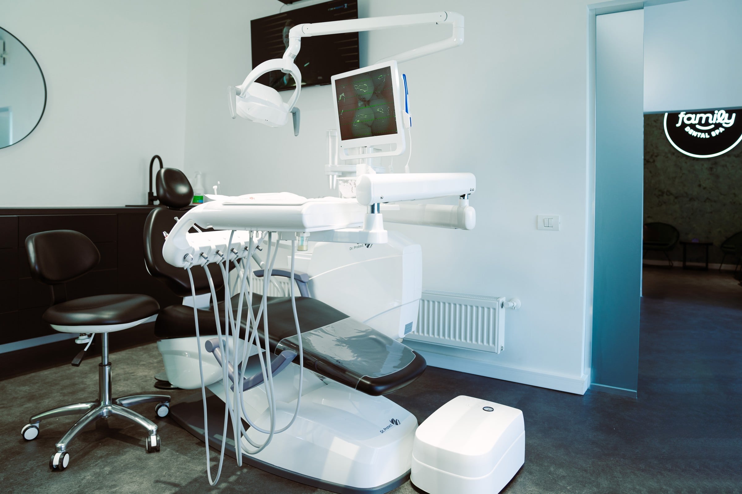 Cabinet de implantologie la Family Dental Spa Otopeni